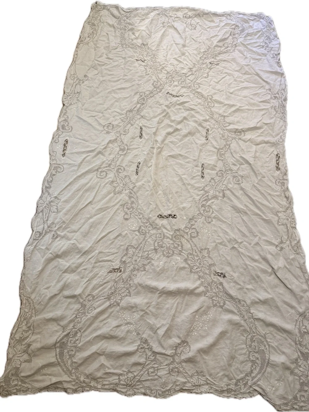 Vintage Linen Tablecloth Embroidered Crocheted Lace